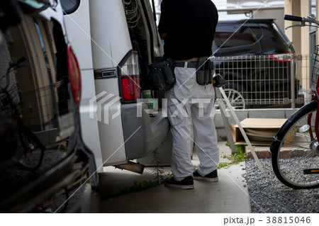 installation of an air conditioner 38815046