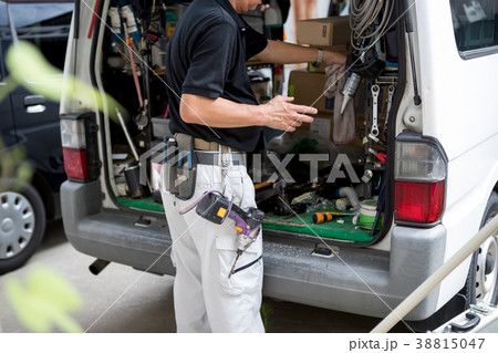installation of an air conditioner installation of an air conditioner 38815047