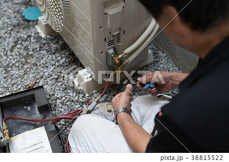 installation of an air conditioner 38815522