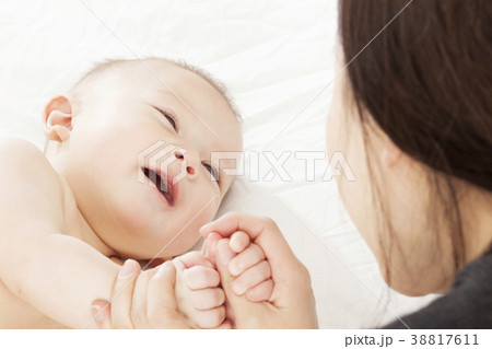 幼児 赤ちゃん 家族 38817611