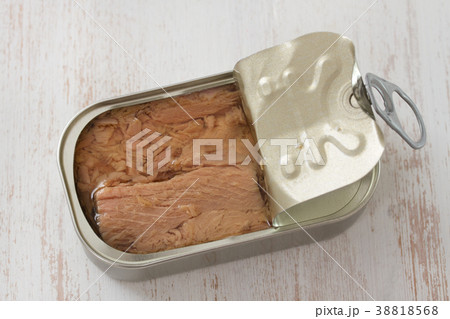tuna on white wooden background 38818568