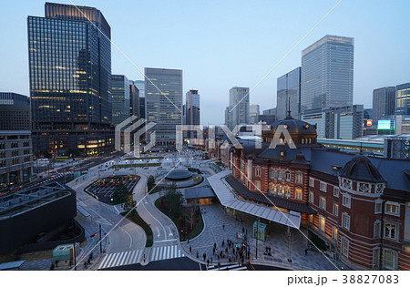 日本の東京都市景観　東京駅丸の内駅前広場リニューアル。関連P検索は東京駅前リニューアル風景写真 38827083