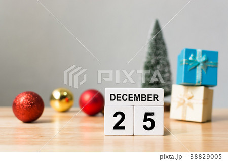 Wooden block calendar 25th December Wooden block calendar 25th December 38829005