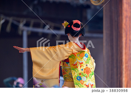 奉納舞踊 38830998