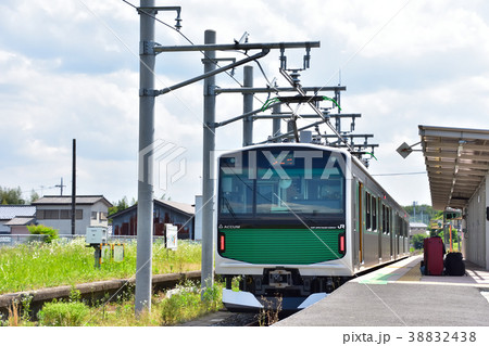 栃木　JR烏山駅に停車中のEV-E301系蓄電池車 38832438