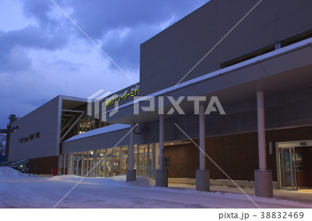 早朝の稚内フェリーターミナルにて 38832469