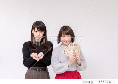 女子大生 奨学金 所得格差 38832611