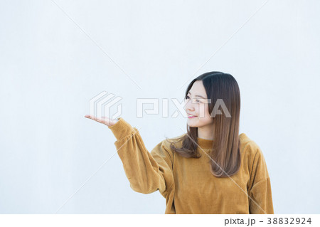 20代女性 38832924