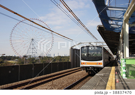 葛西臨海公園駅に停車中の武蔵野線205系(メルヘン顔) 葛西臨海公園駅に停車中の武蔵野線205系(メルヘン顔) 38837470