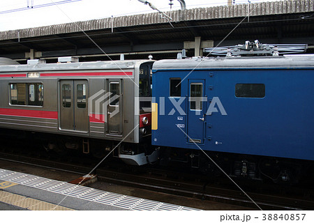 クモヤ143形と京葉線205系回送 38840857