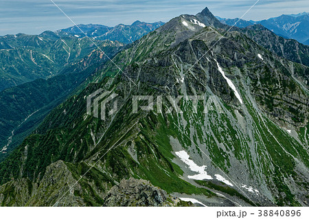 北穂高岳から見る大キレットと槍ヶ岳の写真素材 3406