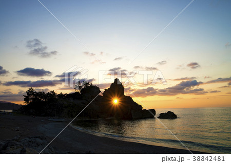 曽々木海岸　窓岩　ダイヤモンド夕陽 38842481