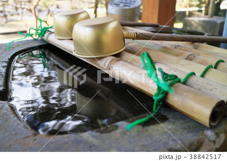 諏訪神社　手水舎 38842517