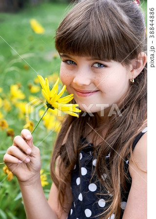 Portrait of young girl 38844886
