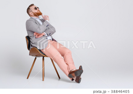 beard man in suit 38846405