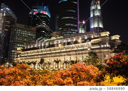 フラトンホテルのマリーナベイ側　エスプラネード・ドライブ通り側から見た風景 38846990