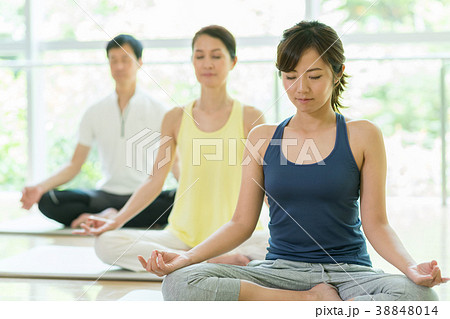 ヨガ スポーツジム トレーニングスタジオ イメージ 38848014