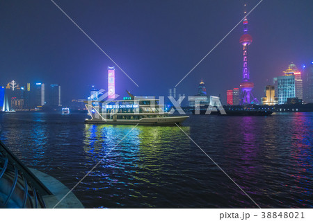 外灘から浦東夜景(中国-上海) 38848021