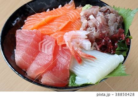 海鮮丼 38850428