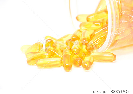 Close up of fish oil capsules 38853935