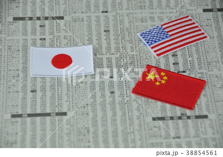 国旗ワッペンと新聞 38854561