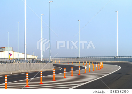 道路と中央分離帯 道路と中央分離帯 38858290