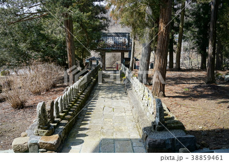 広田寺　百体観音が並ぶ参道　松本市会田 38859461