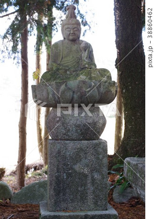 信州の文化財 名工 守屋貞治の石仏 福岡東の聖観世音菩薩像 正面全景(長野県駒ヶ根市福岡東) 信州の文化財 名工 守屋貞治の石仏 福岡東の聖観世音菩薩像 正面全景(長野県駒ヶ根市福岡東) 38860462