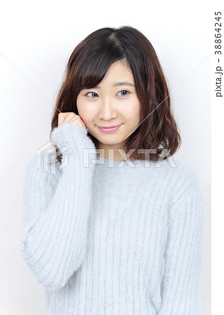 若い女性 ヘアスタイル 若い女性 ヘアスタイル 38864245