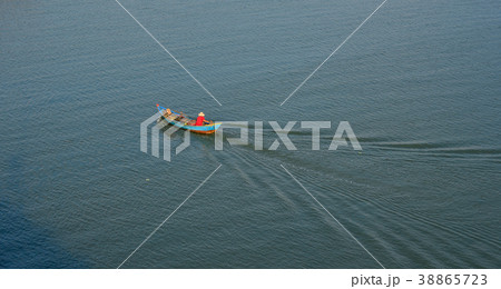 Wooden boat on the sea Wooden boat on the sea 38865723