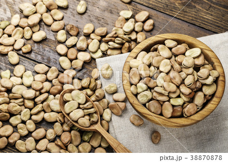 raw beans in a plate raw beans in a plate 38870878