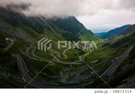 Transfagarasan road view from the cliff 38872314