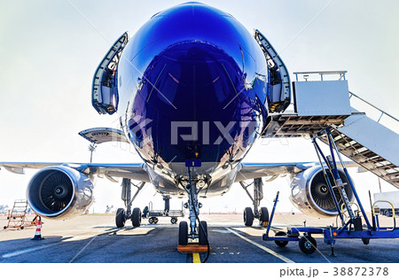 Fueling and final checking aircraft 38872378