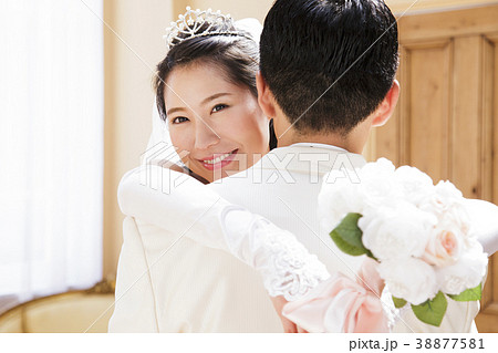 花嫁　ウエディング　結婚　ブライダル 38877581