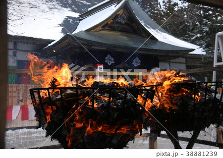雪に煙る中尊寺 護摩焚き 雪に煙る中尊寺 護摩焚き 38881239