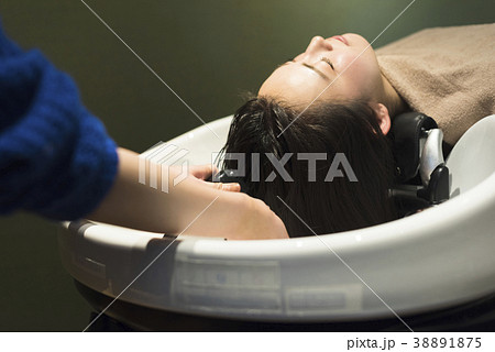 ヘアサロン ヘッドスパ 38891875