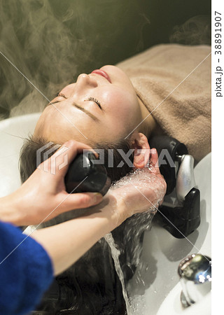 ヘアサロン シャンプー ヘアサロン シャンプー 38891907