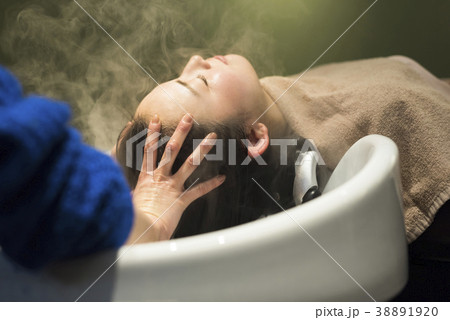 ヘアサロン シャンプー 38891920