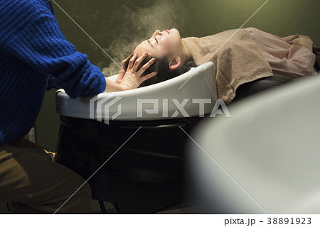 ヘアサロン シャンプー 38891923