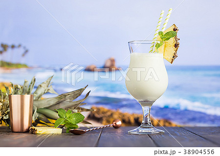 Cold pina colada cocktail 38904556