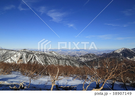 前日光白根山( 日光白根山 )の山頂付近から撮影した風景 ( 2018年1月7日 ) 前日光白根山( 日光白根山 )の山頂付近から撮影した風景 ( 2018年1月7日 ) 38907149