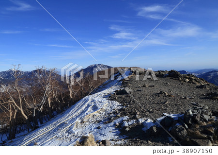 前日光白根山( 日光白根山 )の山頂付近から撮影した風景 ( 2018年1月7日 ) 前日光白根山( 日光白根山 )の山頂付近から撮影した風景 ( 2018年1月7日 ) 38907150