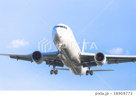 青空と飛行機 38909773