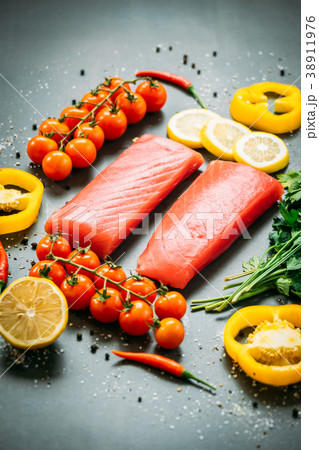 Raw tuna fish fillet meat 38911976