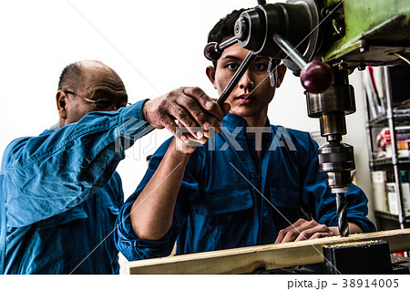 ものづくり技術者 38914005