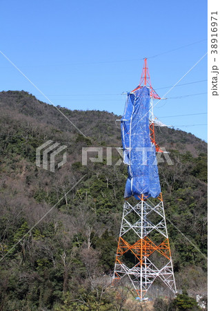 メンテナンス中の鉄塔 38916971