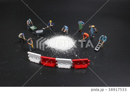 a mini figure preparing the group salt a mini figure preparing the group salt 38917533