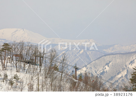 八方尾根スキー場と冬山 38923176