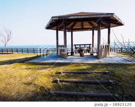 京都北部の突き出た半島で丹後松島と呼ばれている絶景の景勝地 京都北部の突き出た半島で丹後松島と呼ばれている絶景の景勝地 38925120