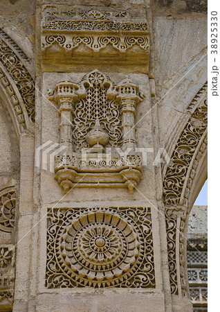 Carving details on outer wall of Nagina Masjid Carving details on outer wall of Nagina Masjid 38925330